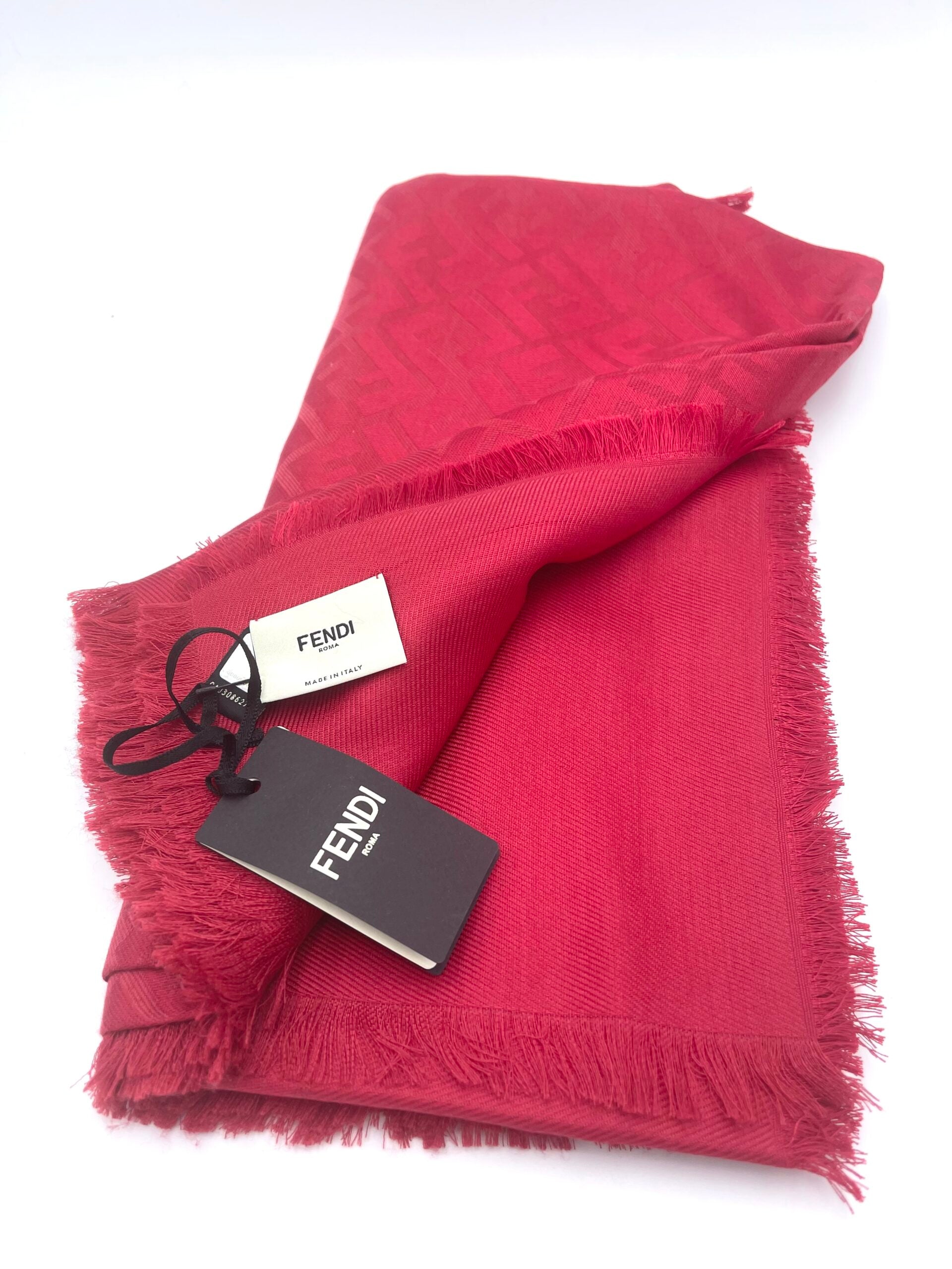 Stola Fendi