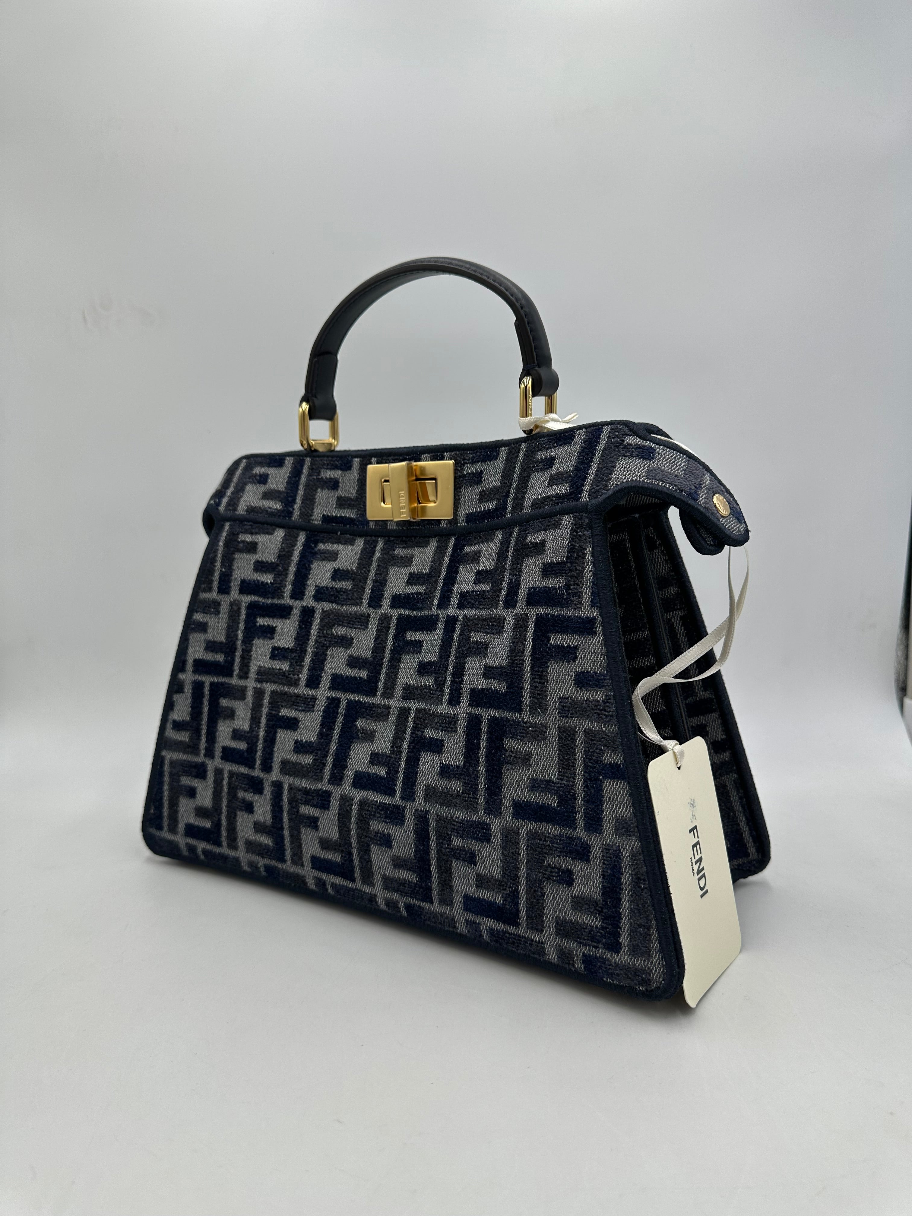 Borsa Fendi Peekaboo