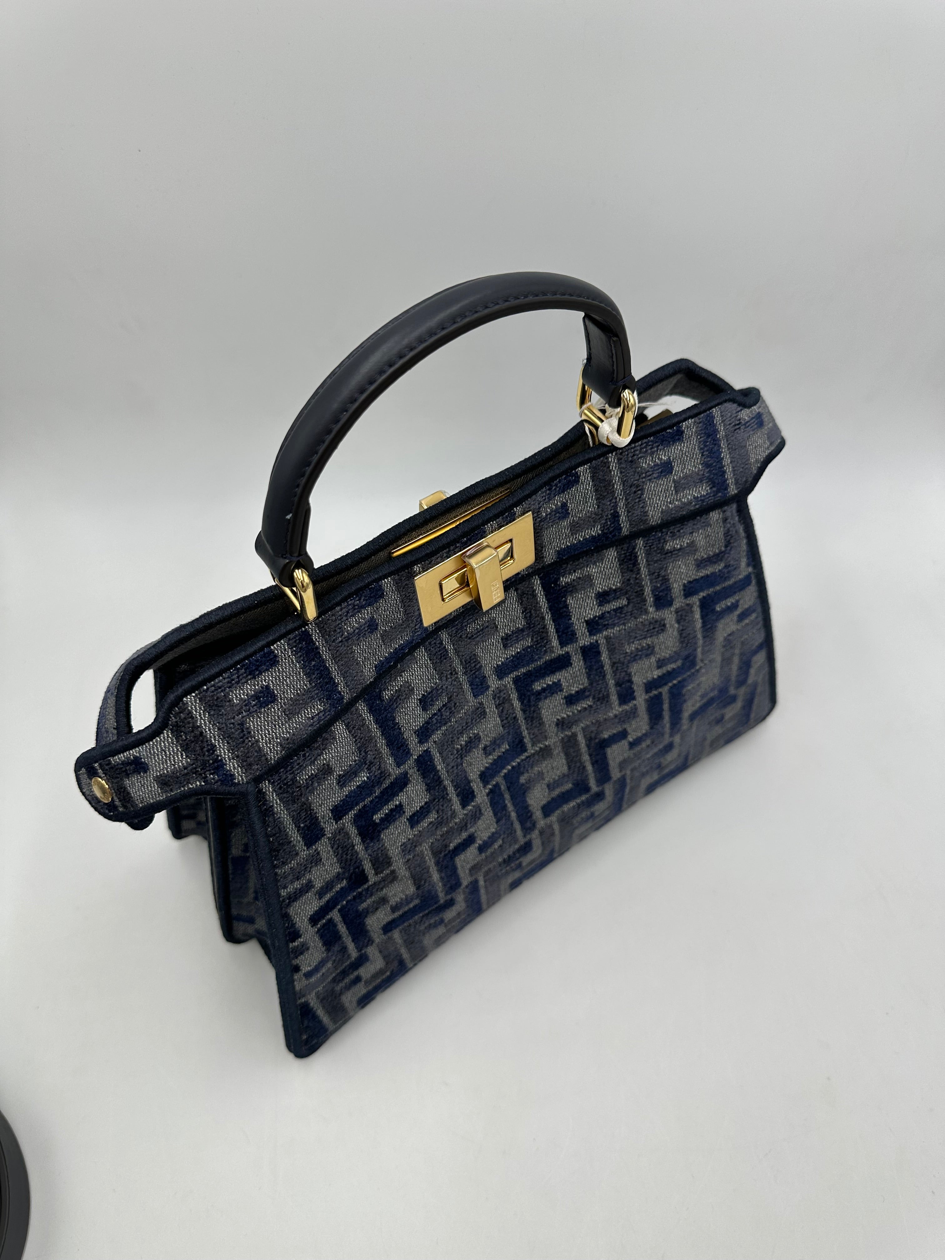 Borsa Fendi Peekaboo