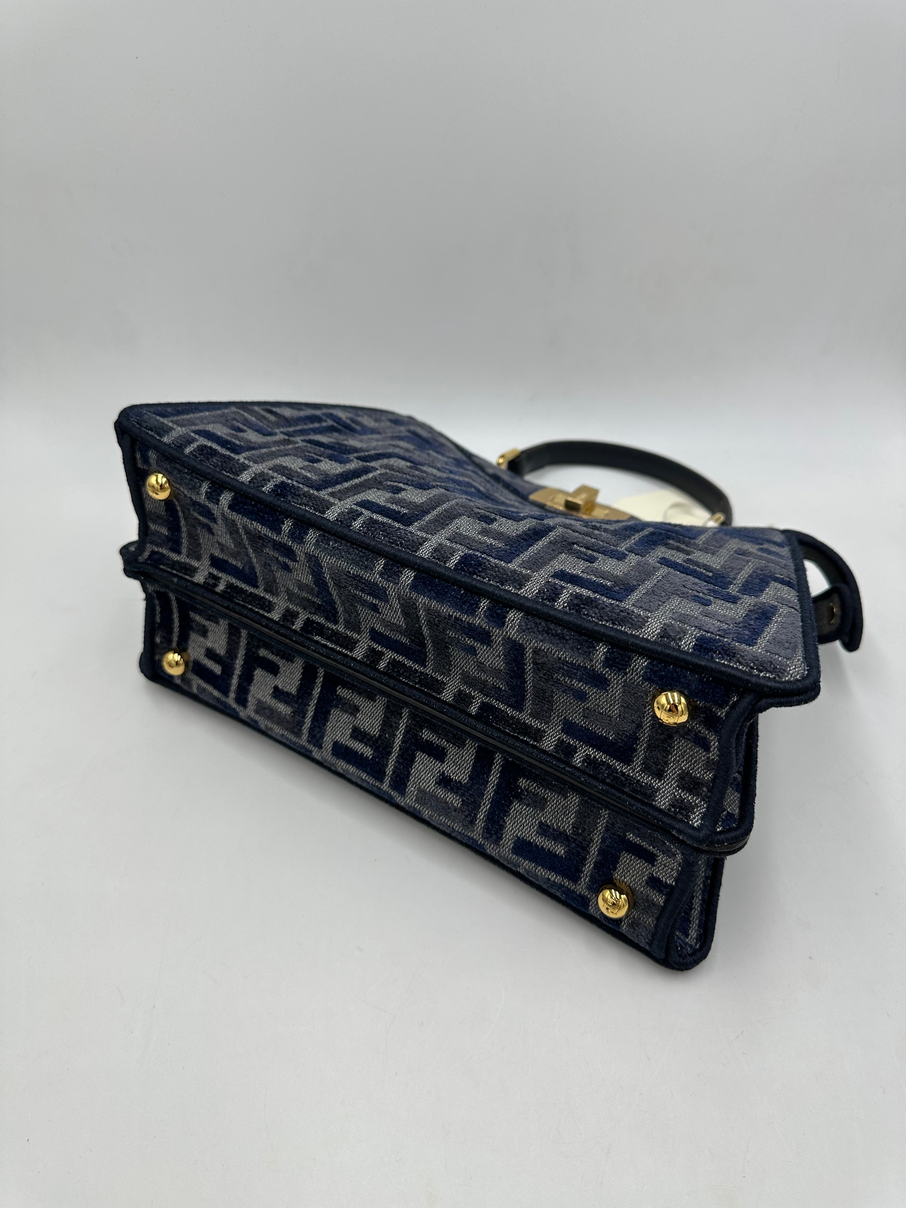 Borsa Fendi Peekaboo