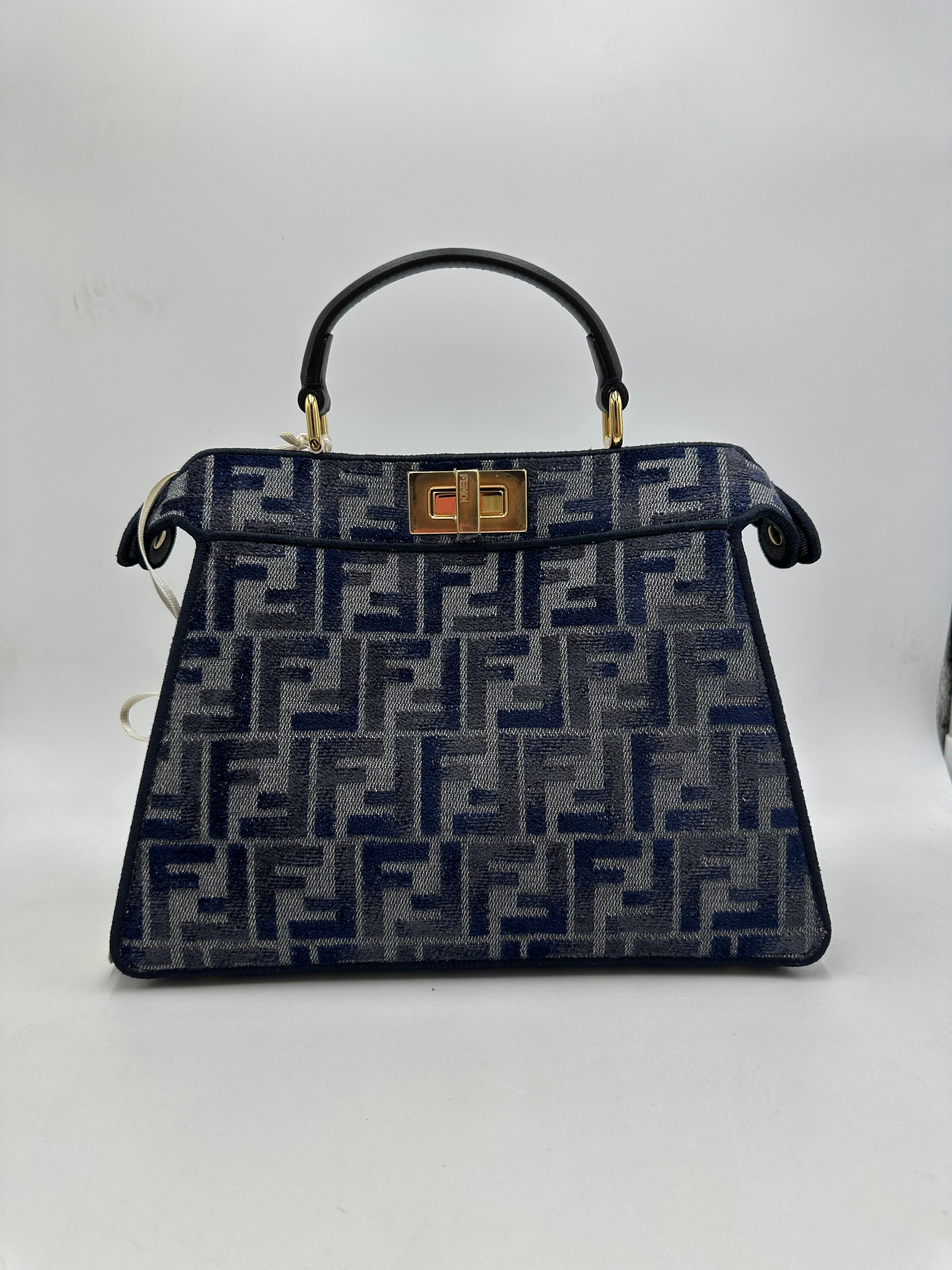 Borsa Fendi Peekaboo